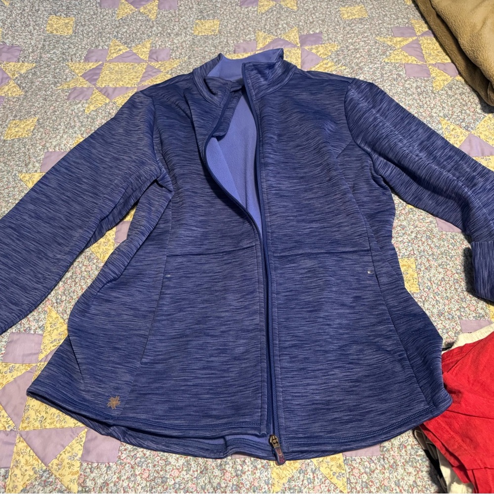 Woman’s xl clothing lot Orange bass shirt is xxl